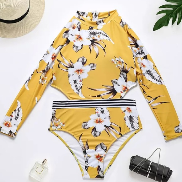 “The Noelle” Backless Long Sleeve Swimsuit - Picture 4 of 8